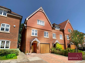Maidenhead, Leander - 3 Bedroom - Parking & Garden